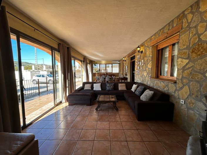 Image No.9-7 Bed Villa for sale