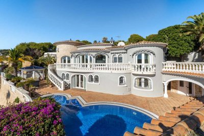 5 Bed Villa for sale
