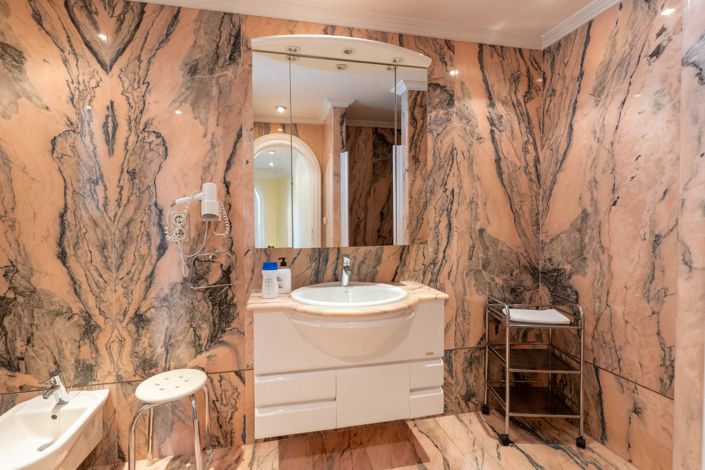 Image No.16-5 Bed Villa for sale