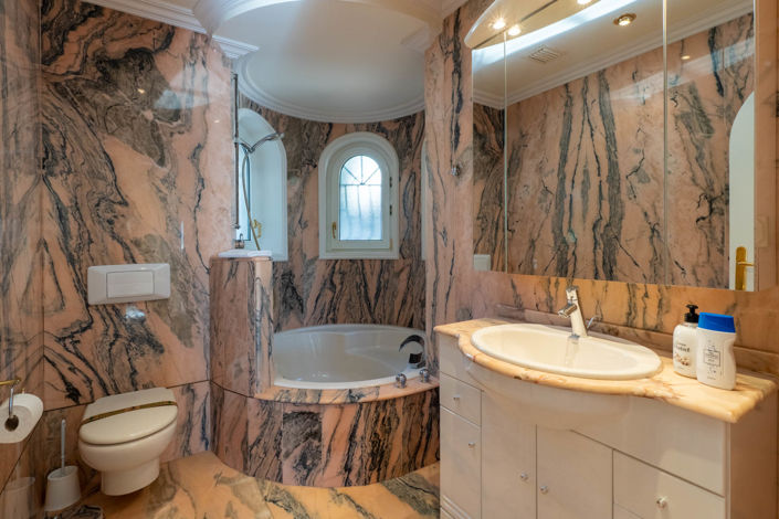 Image No.39-5 Bed Villa for sale