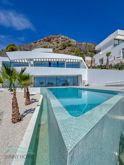 Image No.24-4 Bed Villa for sale