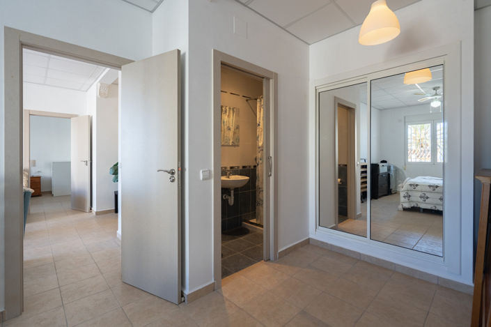 Image No.35-4 Bed Villa for sale