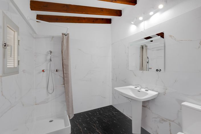 Image No.35-6 Bed Villa for sale