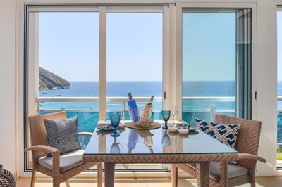 apartmentwithseaviewsfirstlineinmoraira