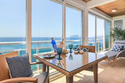 frontlineapartmentwithseaviewsinmorairaforsal