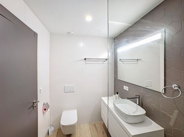 Image No.25-2 Bed Apartment for sale