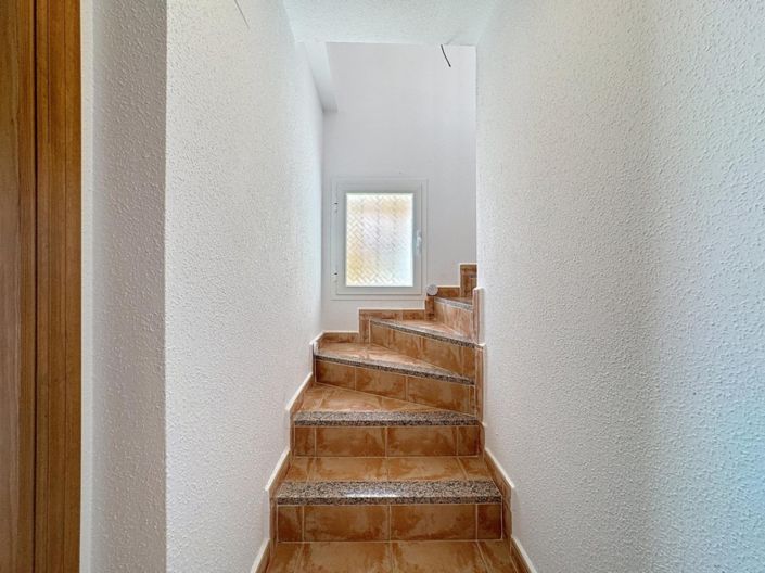 Image No.25-3 Bed Apartment for sale