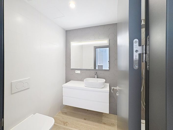 Image No.18-2 Bed Apartment for sale