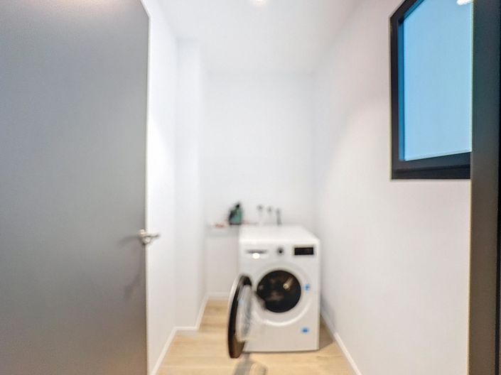 Image No.33-2 Bed Apartment for sale