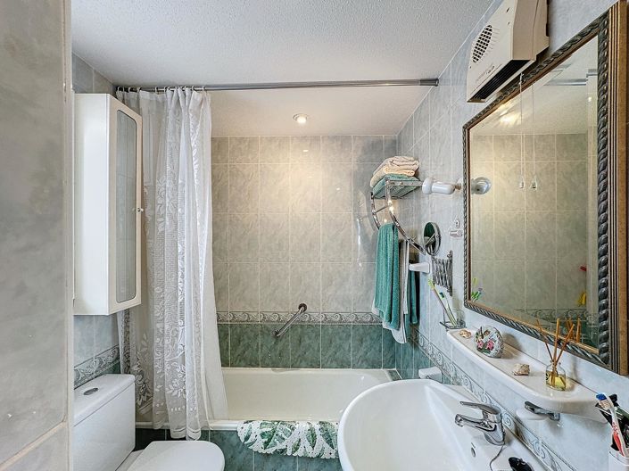 Image No.19-2 Bed Apartment for sale