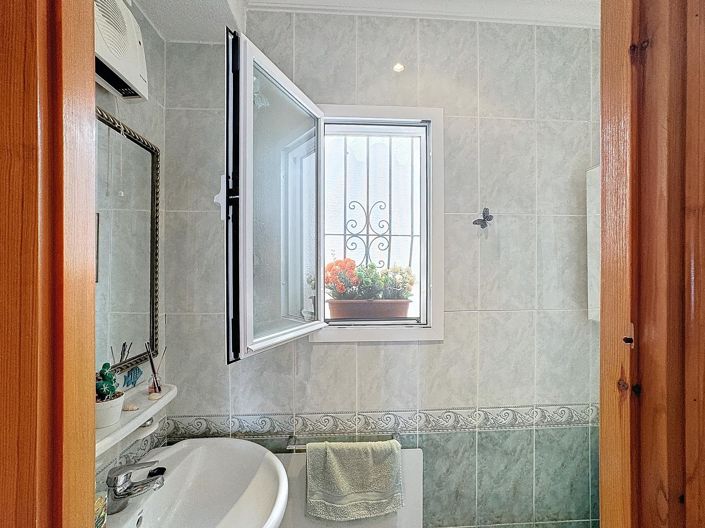 Image No.20-2 Bed Apartment for sale