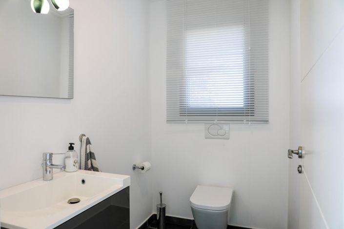 Image No.29-5 Bed Villa for sale