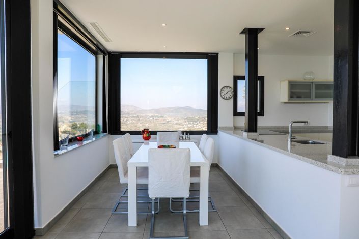 Image No.42-5 Bed Villa for sale