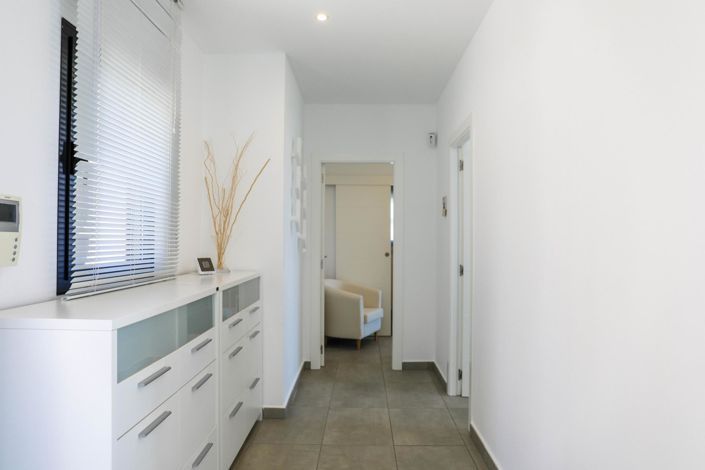 Image No.44-5 Bed Villa for sale