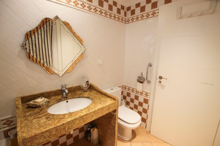 Image No.29-4 Bed Villa for sale