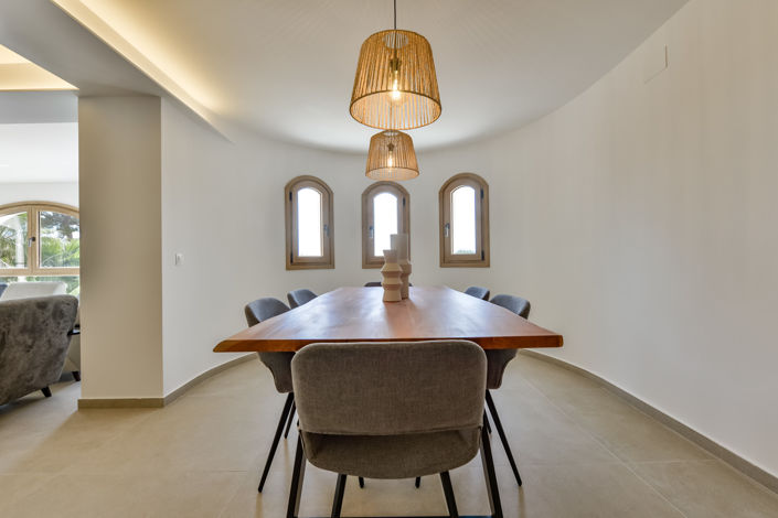 Image No.9-5 Bed Villa for sale