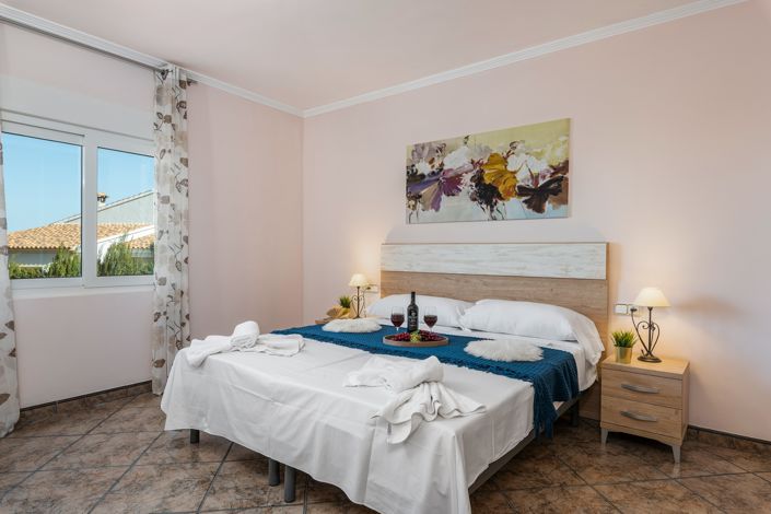 Image No.23-6 Bed Villa for sale