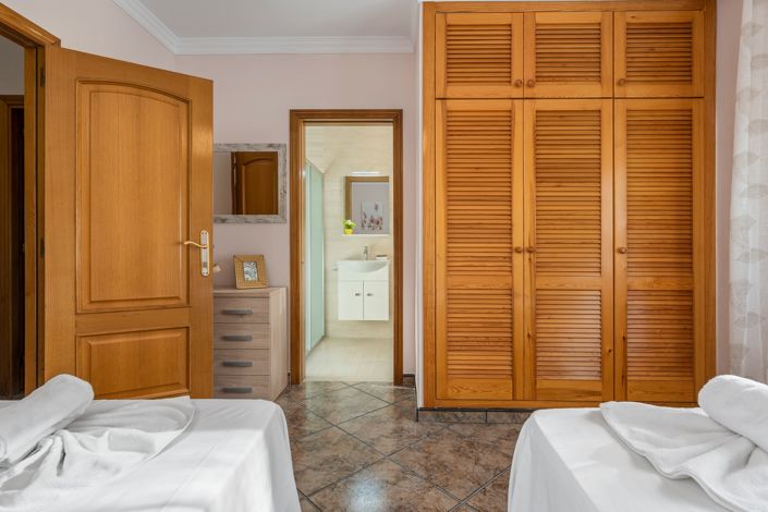 Image No.28-6 Bed Villa for sale