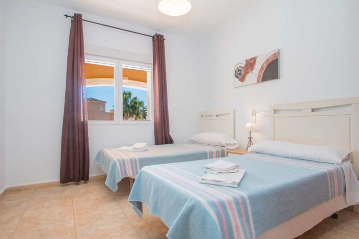 Image No.16-12 Bed Villa for sale