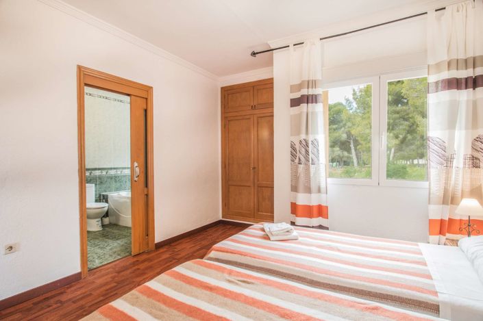 Image No.19-12 Bed Villa for sale