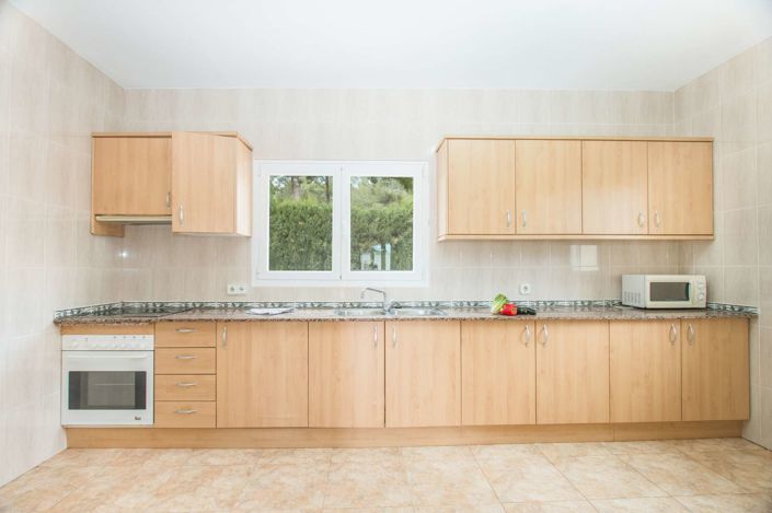 Image No.26-12 Bed Villa for sale