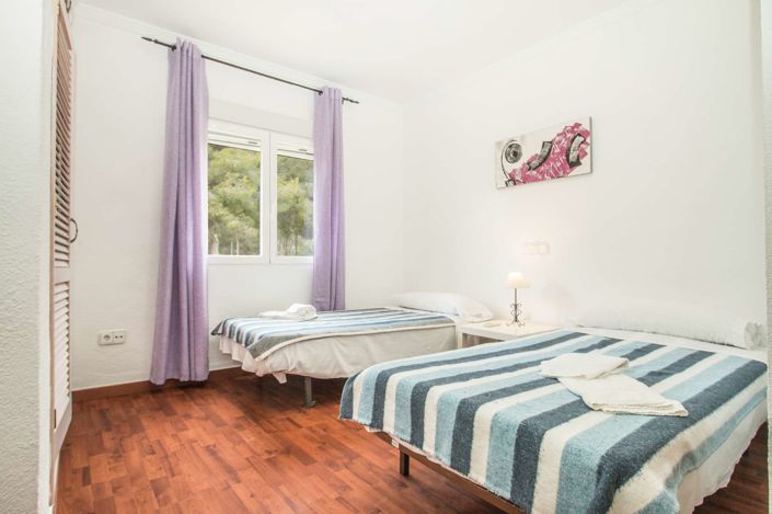 Image No.28-12 Bed Villa for sale