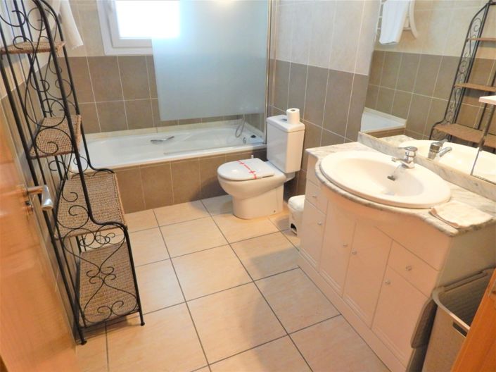 Image No.17-5 Bed Villa for sale