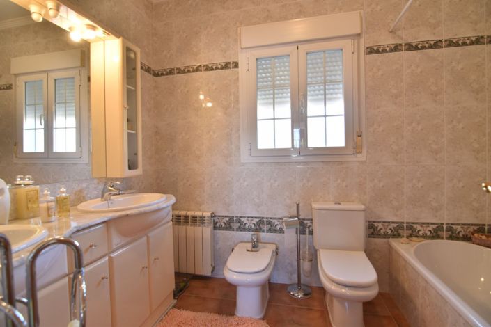 Image No.45-5 Bed Villa for sale