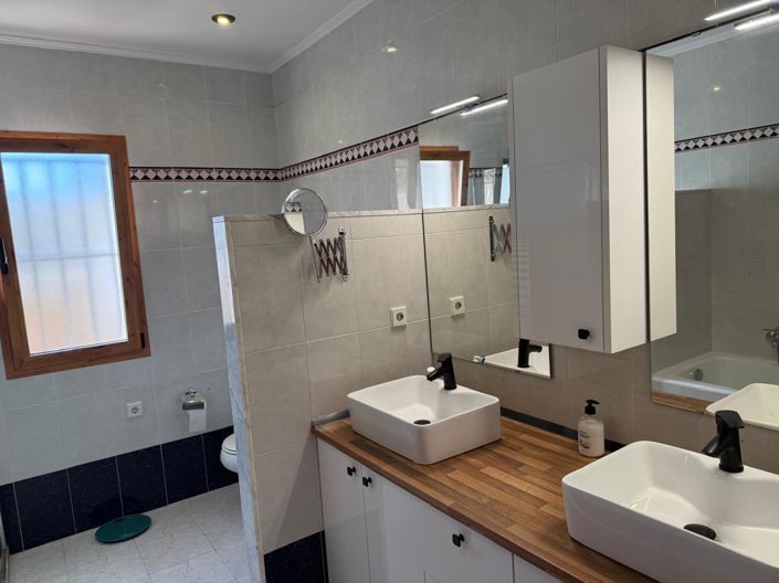 Image No.18-3 Bed Villa for sale