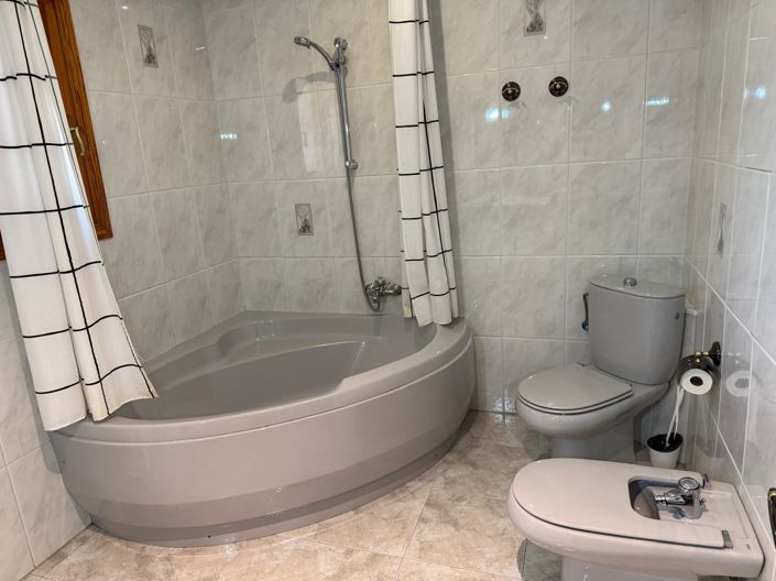 Image No.24-3 Bed Villa for sale