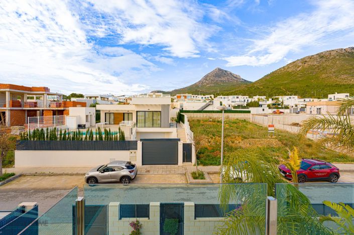 Image No.15-2 Bed Villa for sale