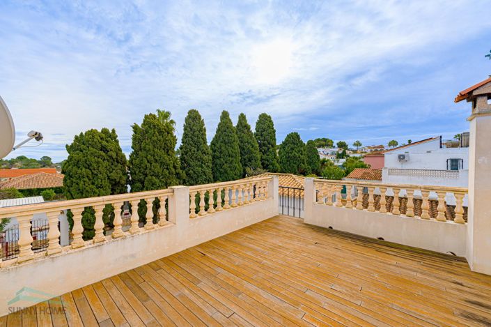 Image No.2-3 Bed Villa for sale