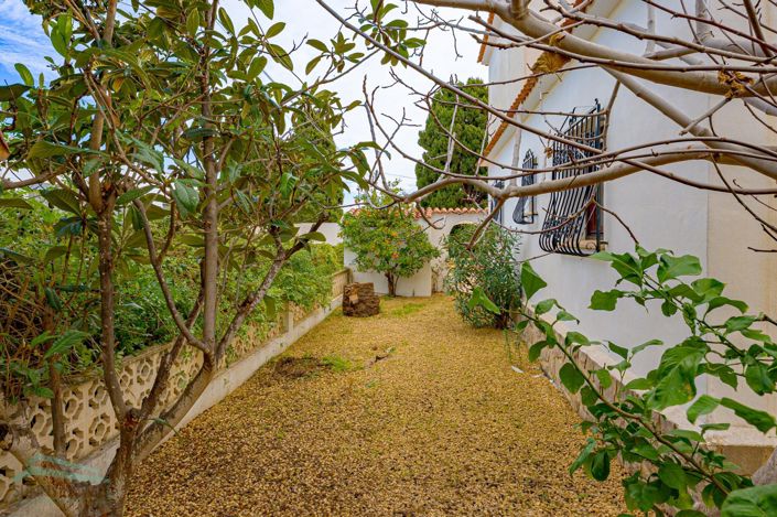 Image No.31-3 Bed Villa for sale