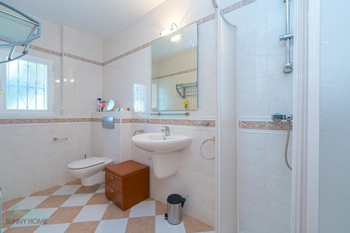 Image No.32-5 Bed Villa for sale