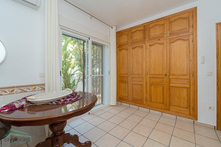 Image No.34-5 Bed Villa for sale