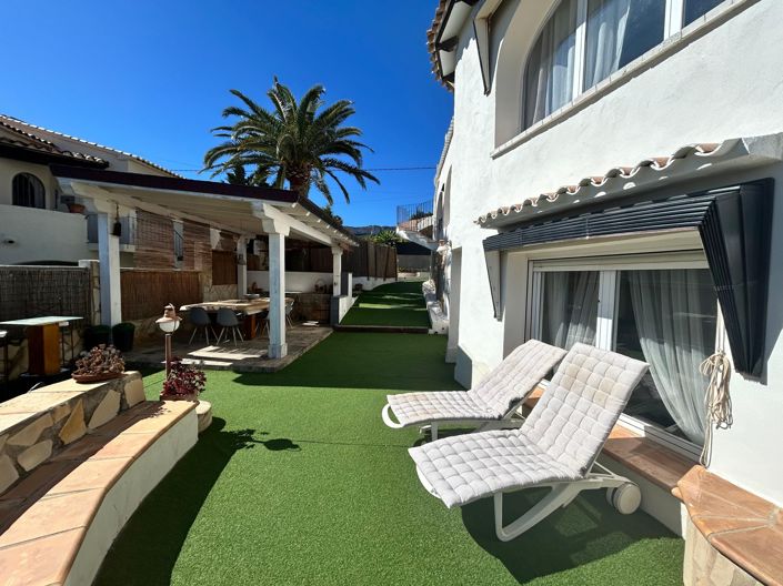 Image No.3-6 Bed Villa for sale