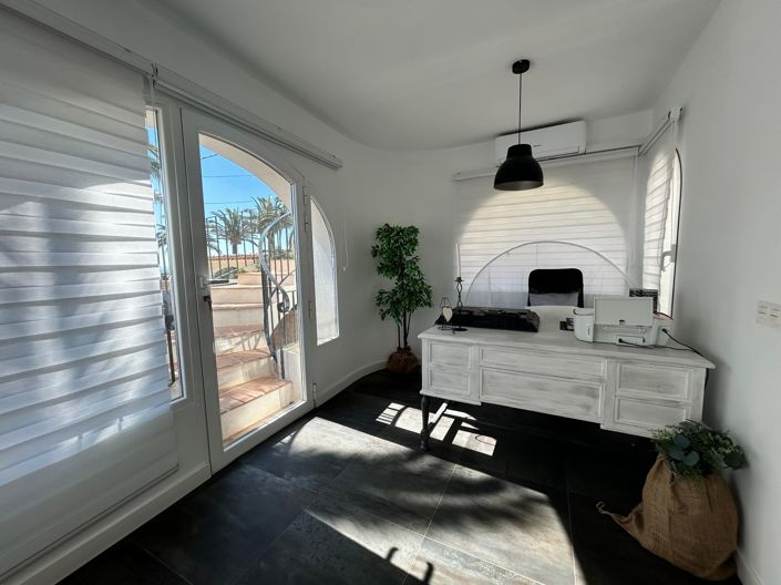 Image No.34-6 Bed Villa for sale