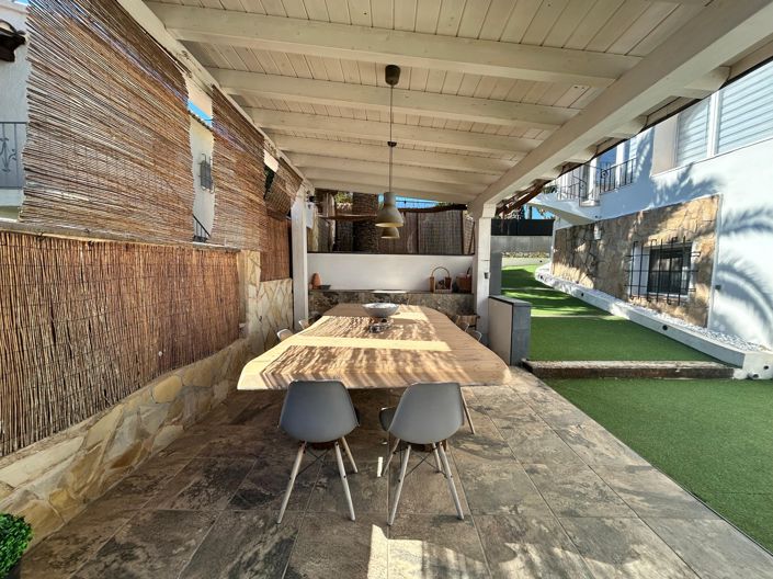 Image No.6-6 Bed Villa for sale