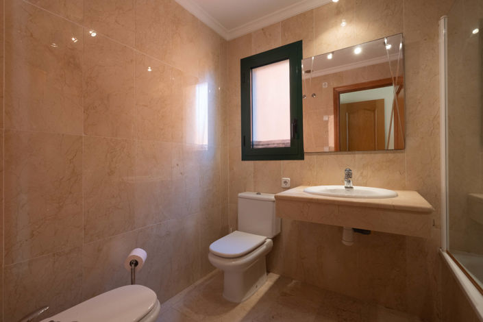 Image No.9-3 Bed Apartment for sale