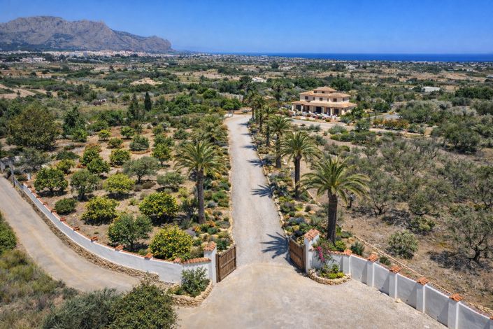 Image No.2-5 Bed Villa for sale