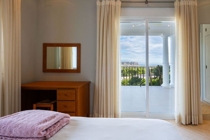 Image No.26-4 Bed Villa for sale