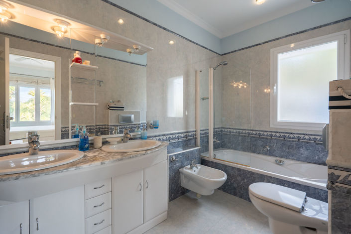 Image No.34-4 Bed Villa for sale