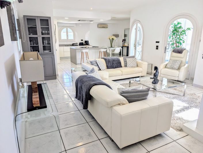 Image No.5-3 Bed Villa for sale