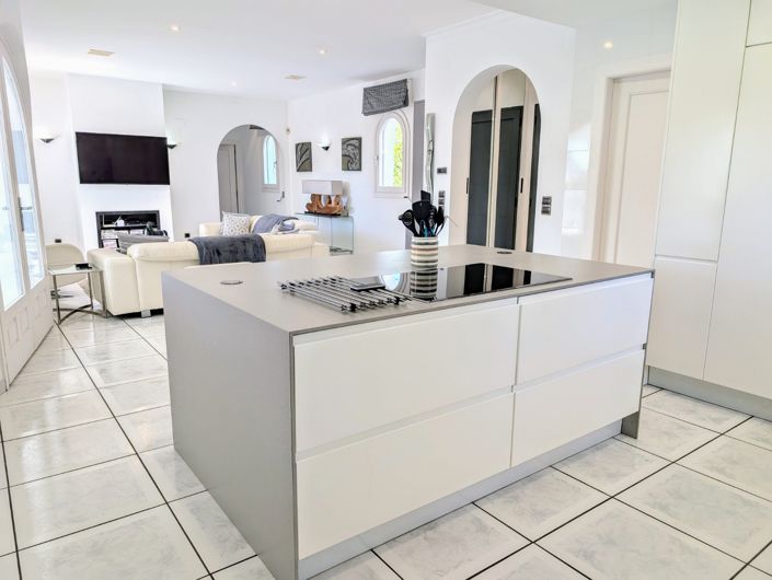 Image No.6-3 Bed Villa for sale