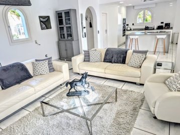 o1jhrj6slr1kussh11fk11kgj1e1v25