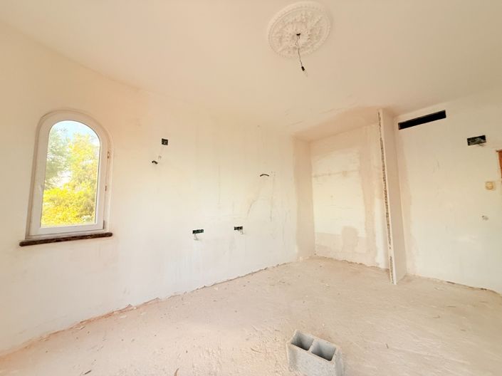 Image No.12-5 Bed Villa for sale