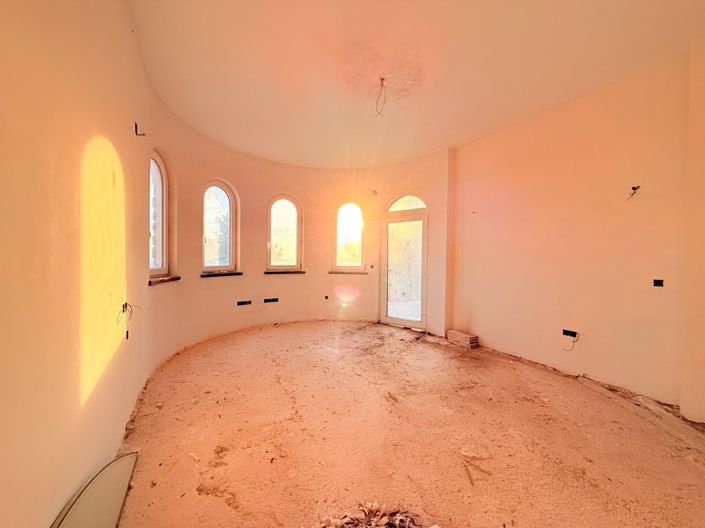 Image No.33-5 Bed Villa for sale