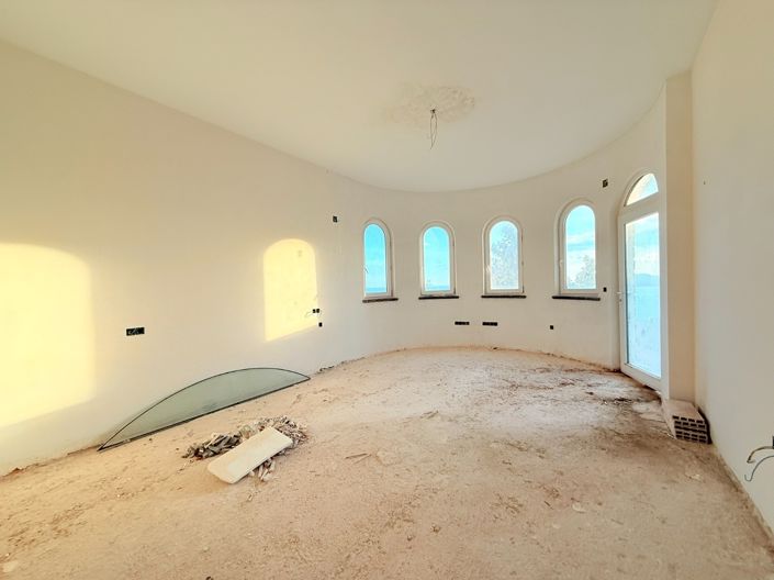 Image No.34-5 Bed Villa for sale