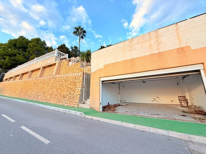 Image No.42-5 Bed Villa for sale