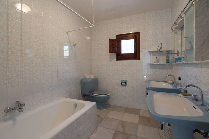 Image No.30-4 Bed Villa for sale